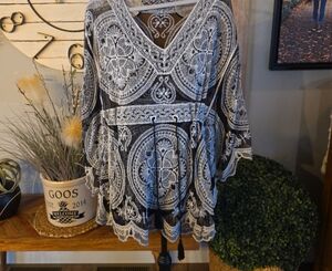 Elegant Black and White Lace Women Top